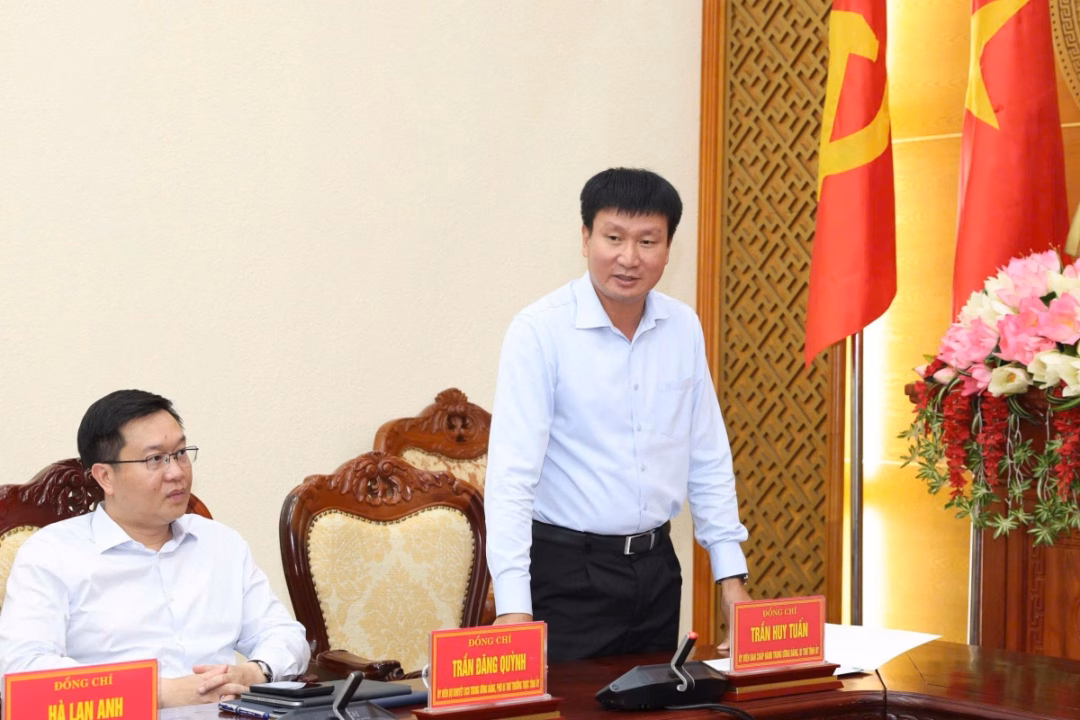 Đồng chí Trần Huy Tuấn - Bí thư Tỉnh uỷ Ninh Bình khẳng định vai trò đồng hành trách nhiệm và hiệu quả của Agribank đối với địa phương