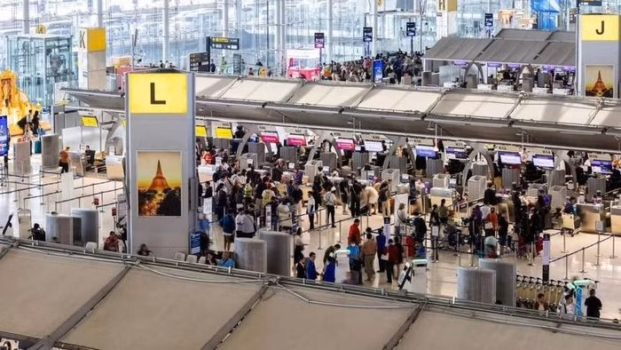 Từ ngày 20/6, du khách quốc tế khởi hành từ 6 sân bay lớn tại Thái Lan sẽ phải chi trả thêm 50% phí dịch vụ. Ảnh: Thaiger